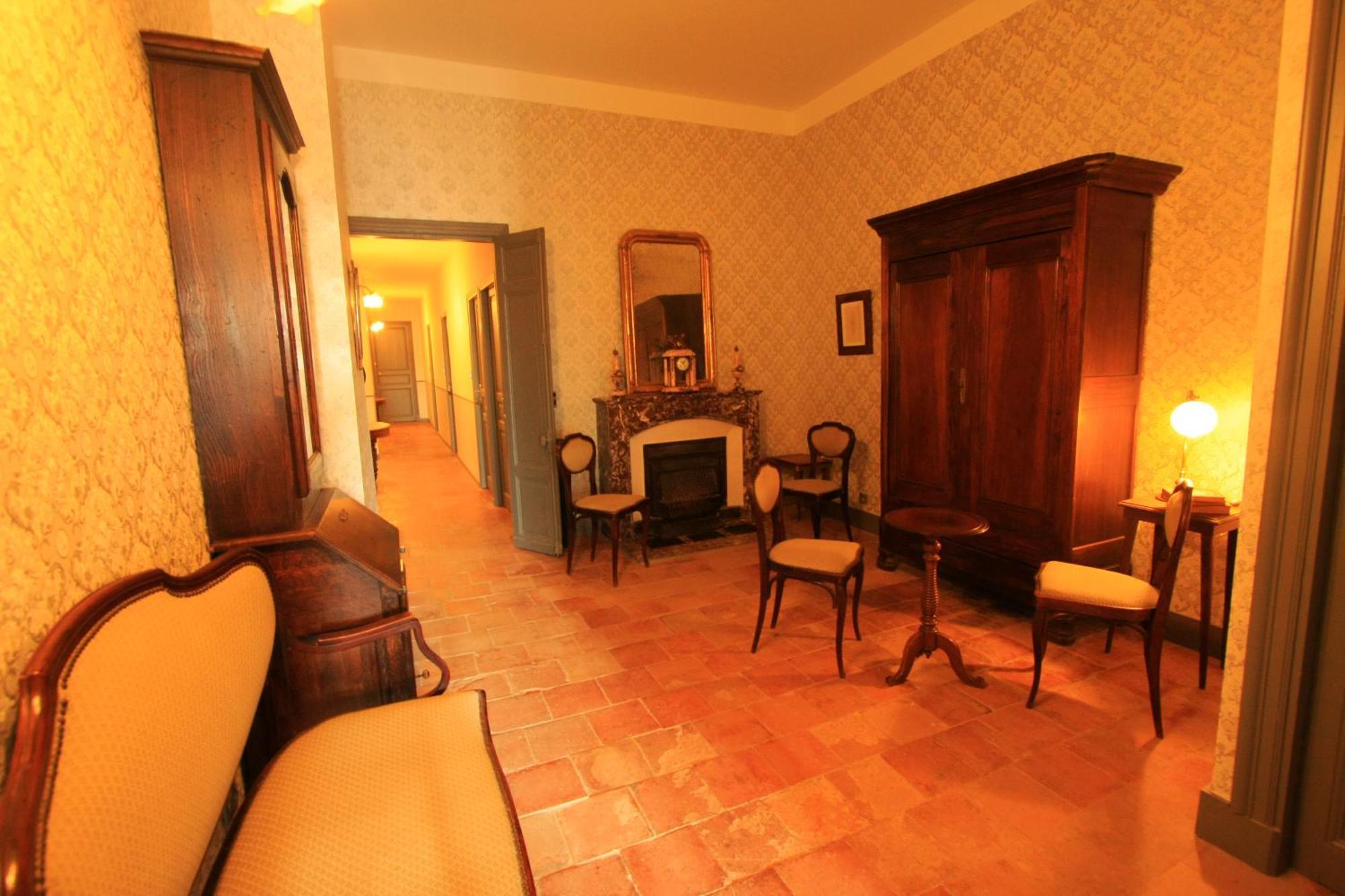 Logis Hotel - Restaurant La Marbrerie Caunes-Minervois 外观 照片